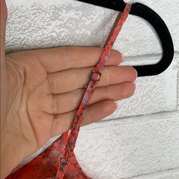 Wild Pearl Floral Tank Top - Picture 7 of 11